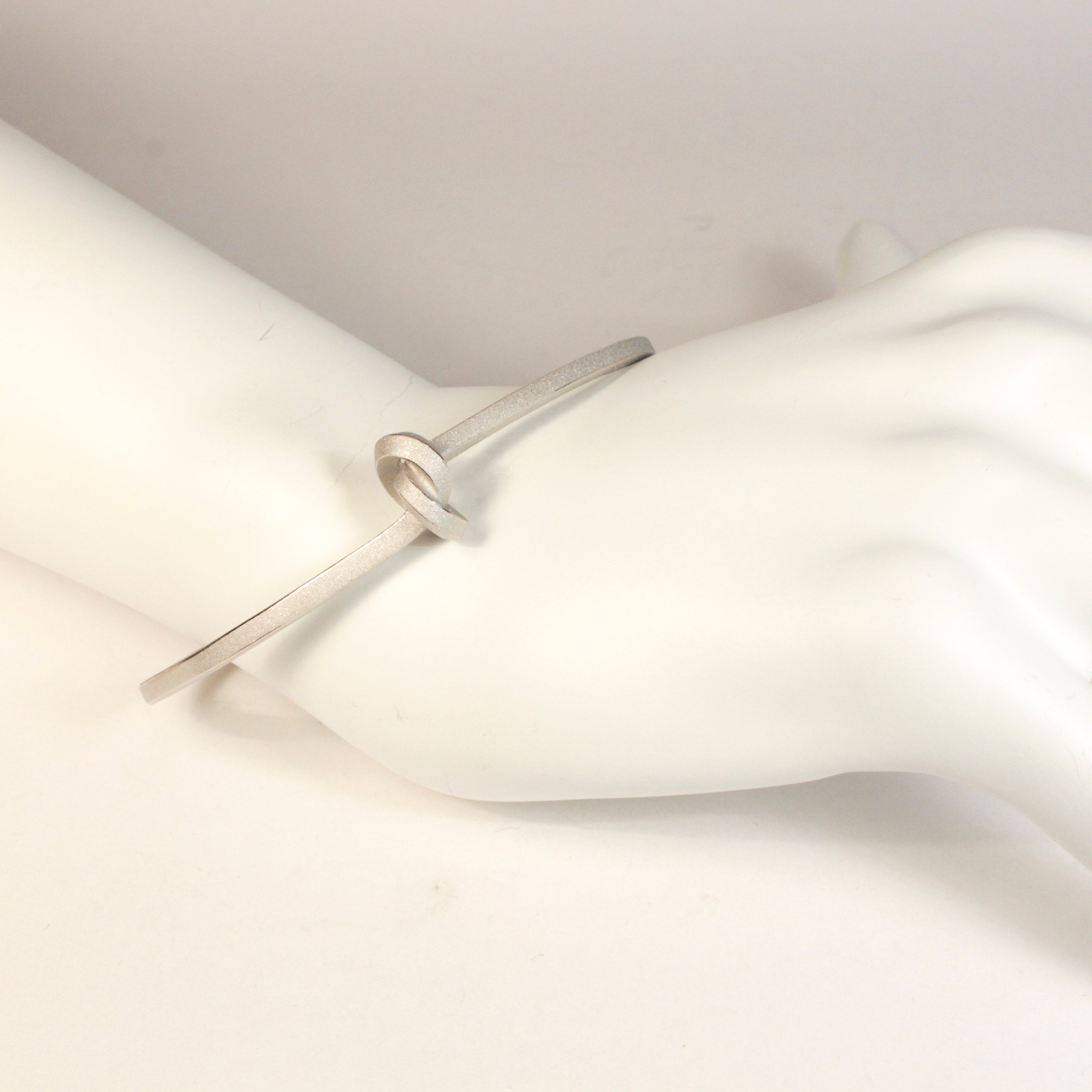 Armreif / Spange Knoten kantig