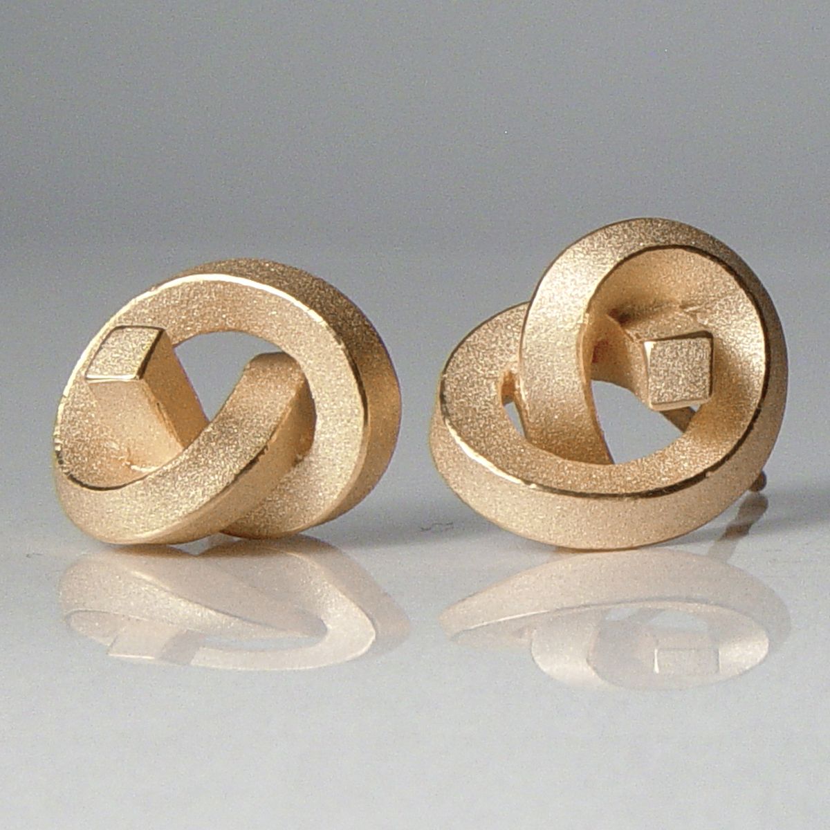 Ohrstecker Knoten kantig groß