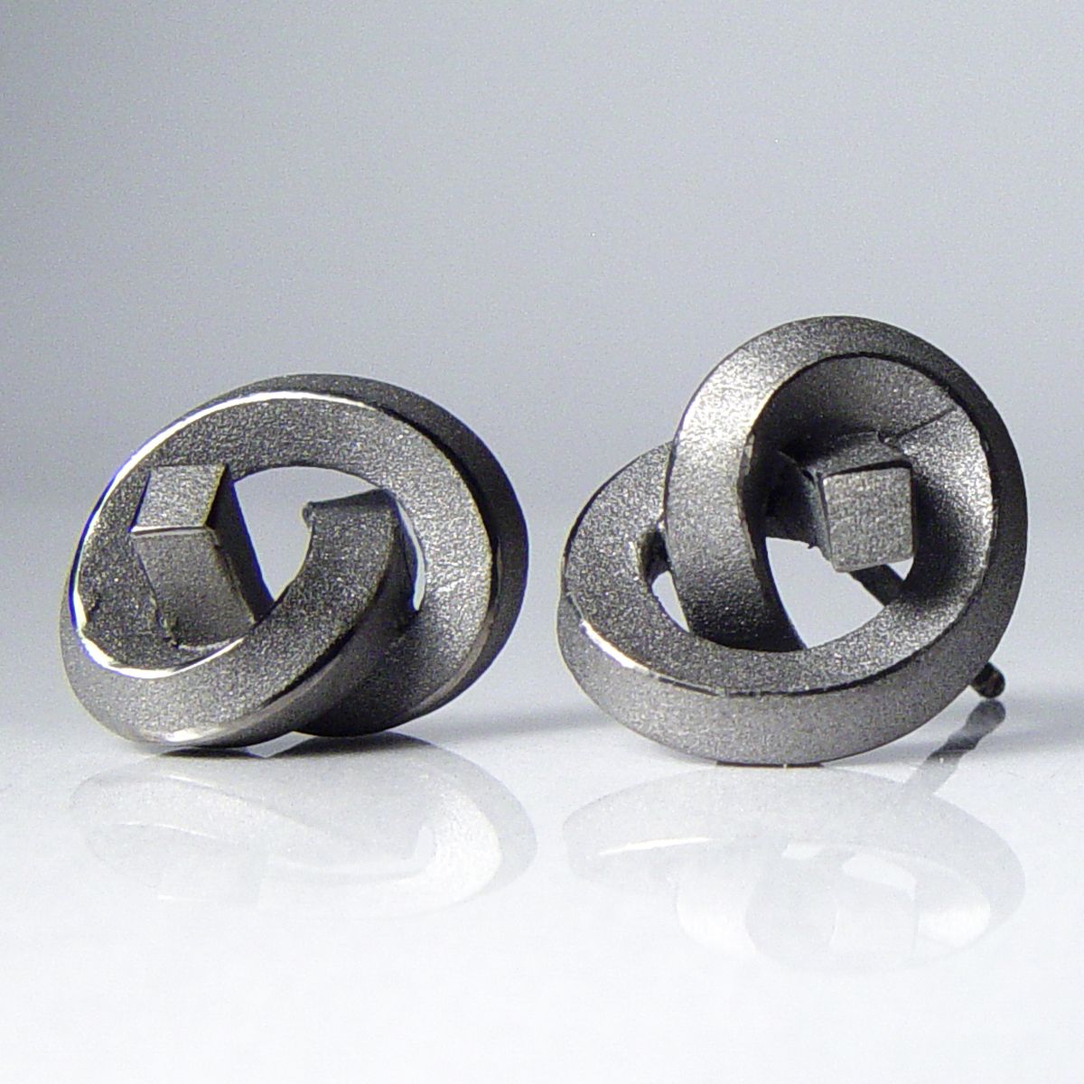 Ohrstecker Knoten kantig groß