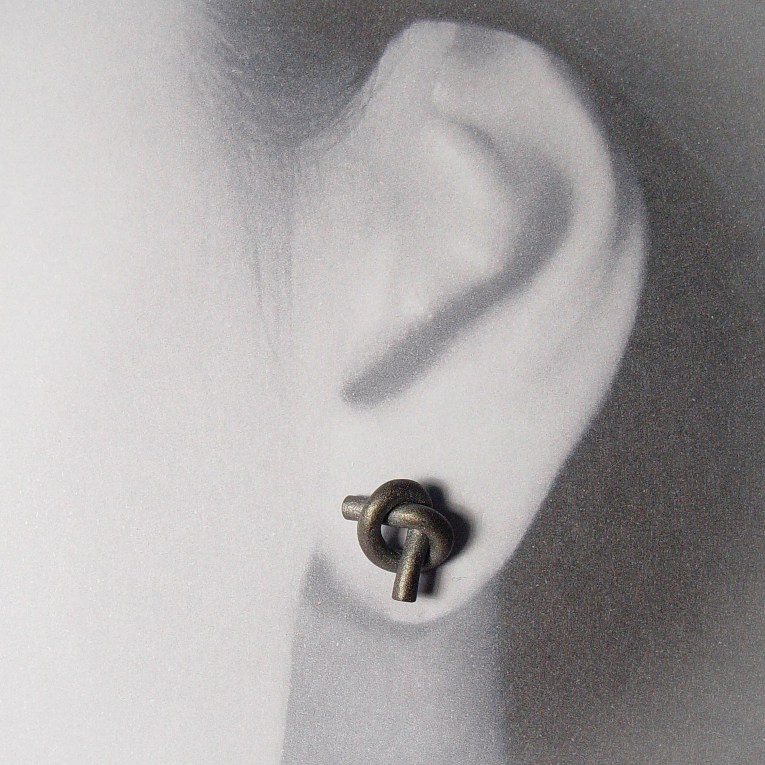 Ohr Knoten rund klein