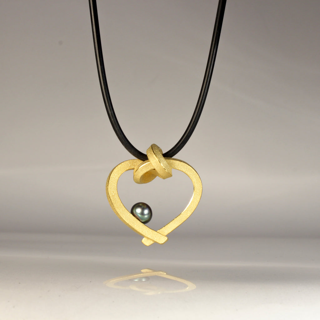 Herz mit Perle klein