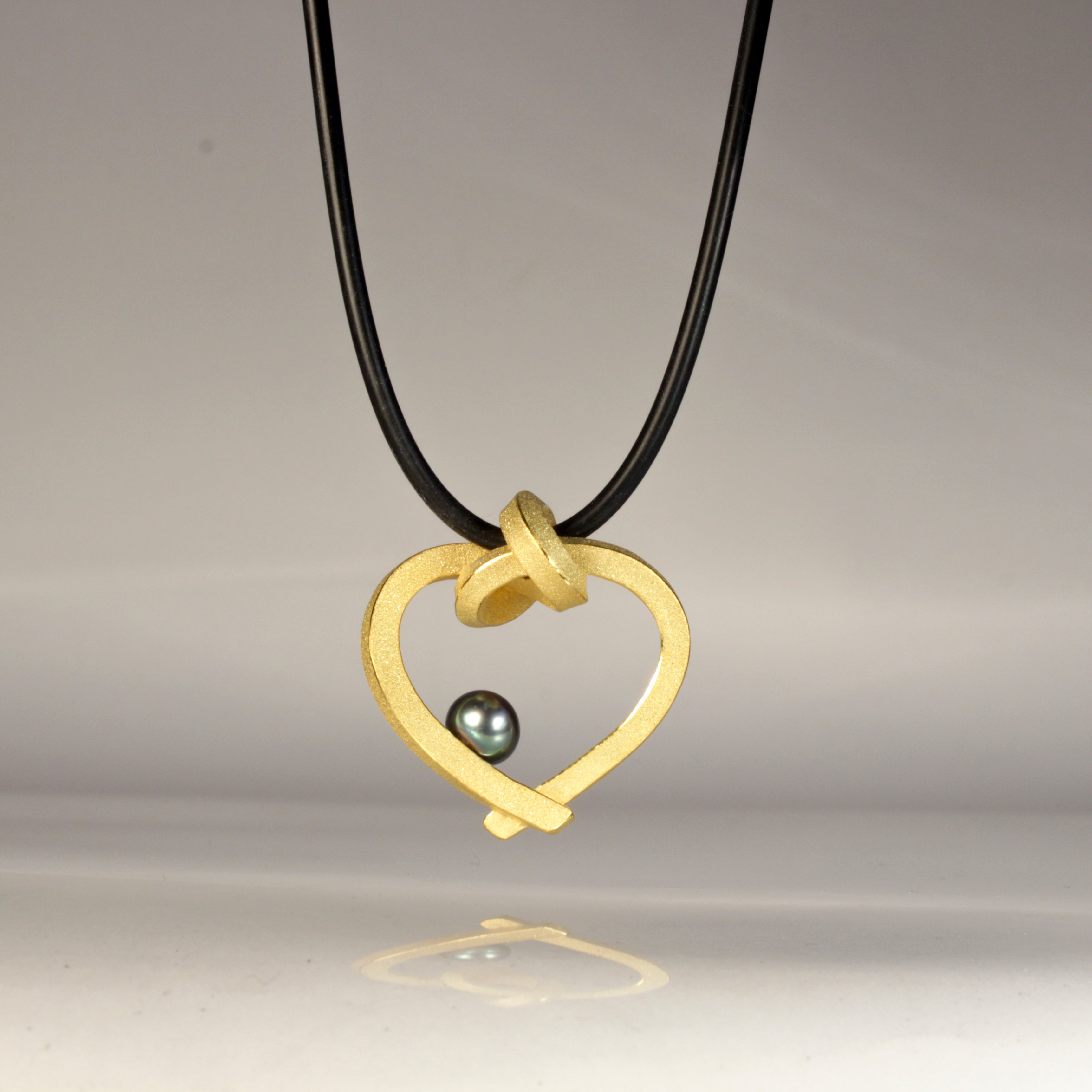 Herz mit Perle klein