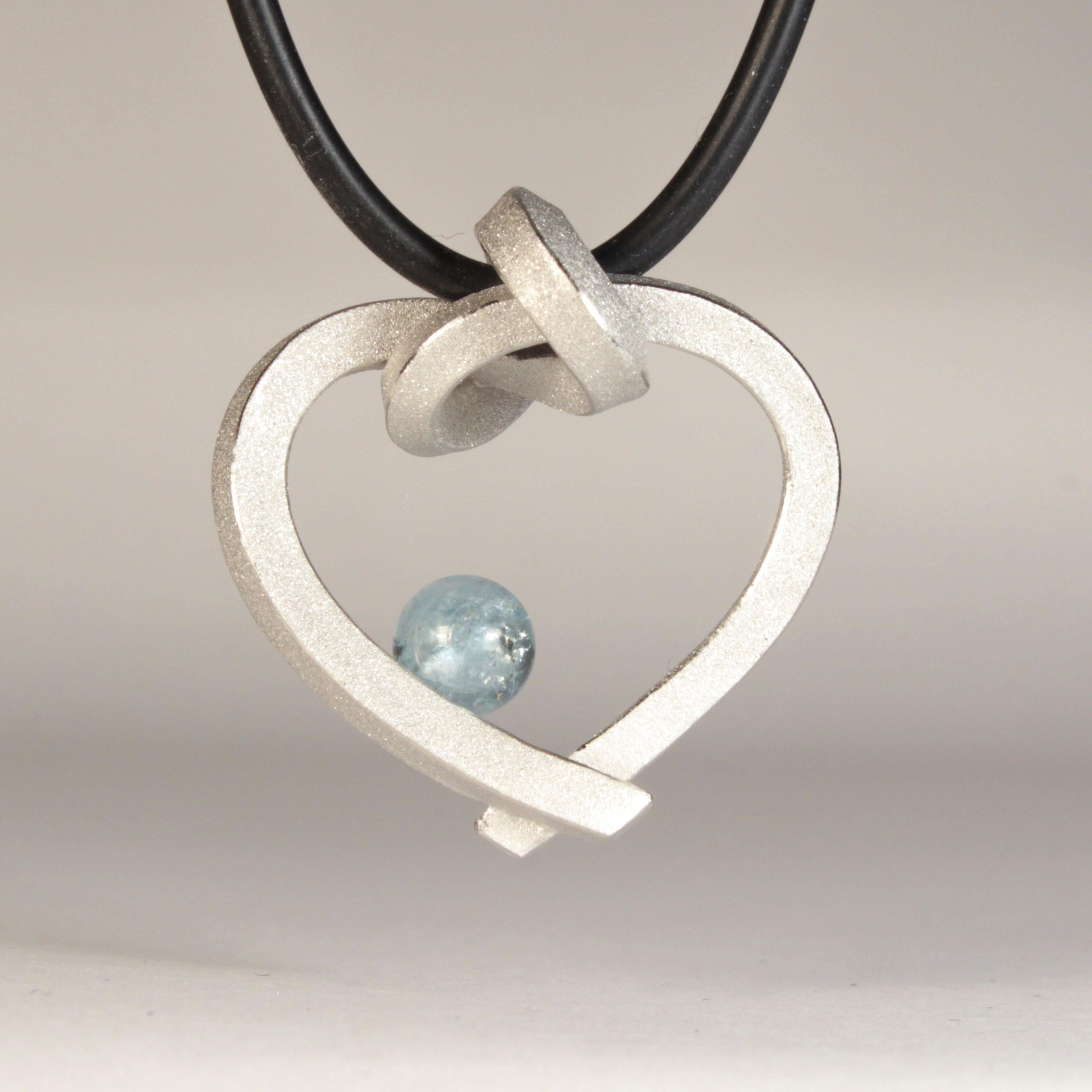 Herz mit Perle klein