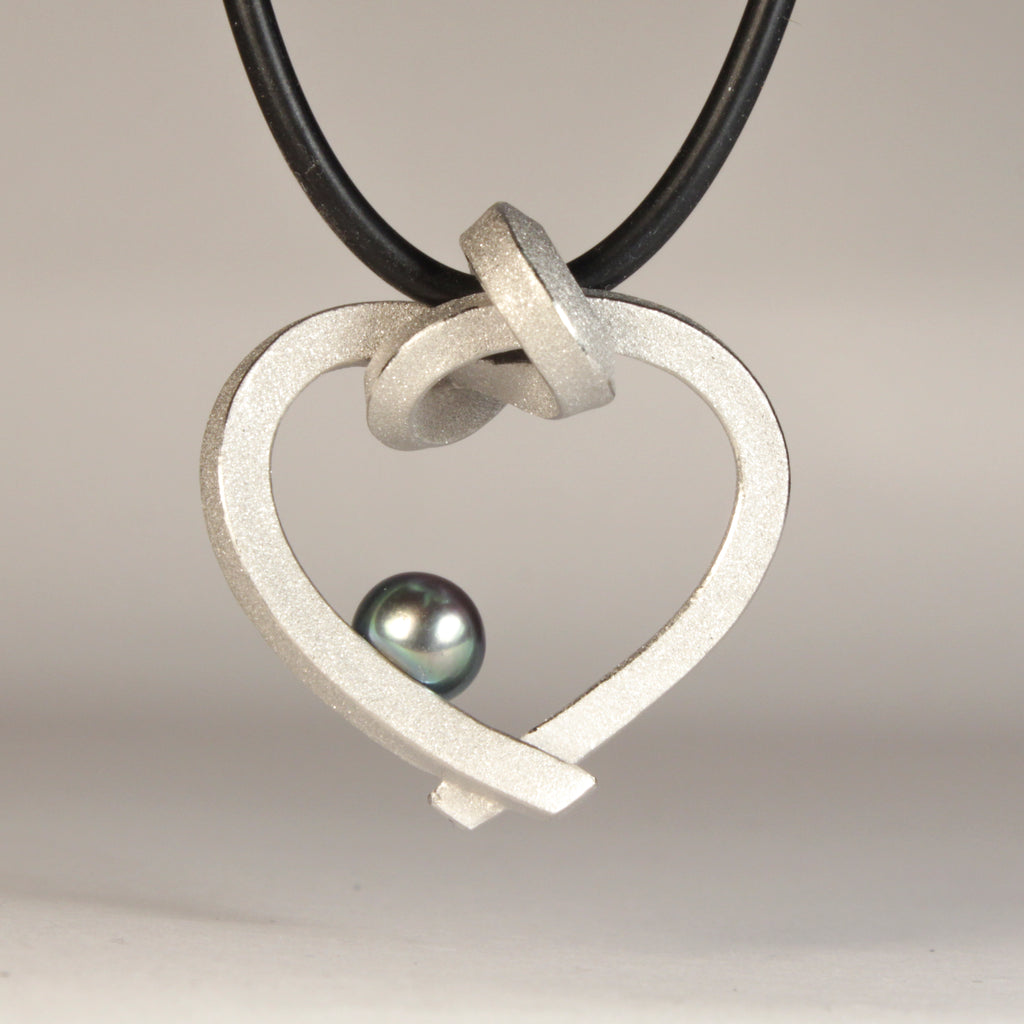 Herz mit Perle klein