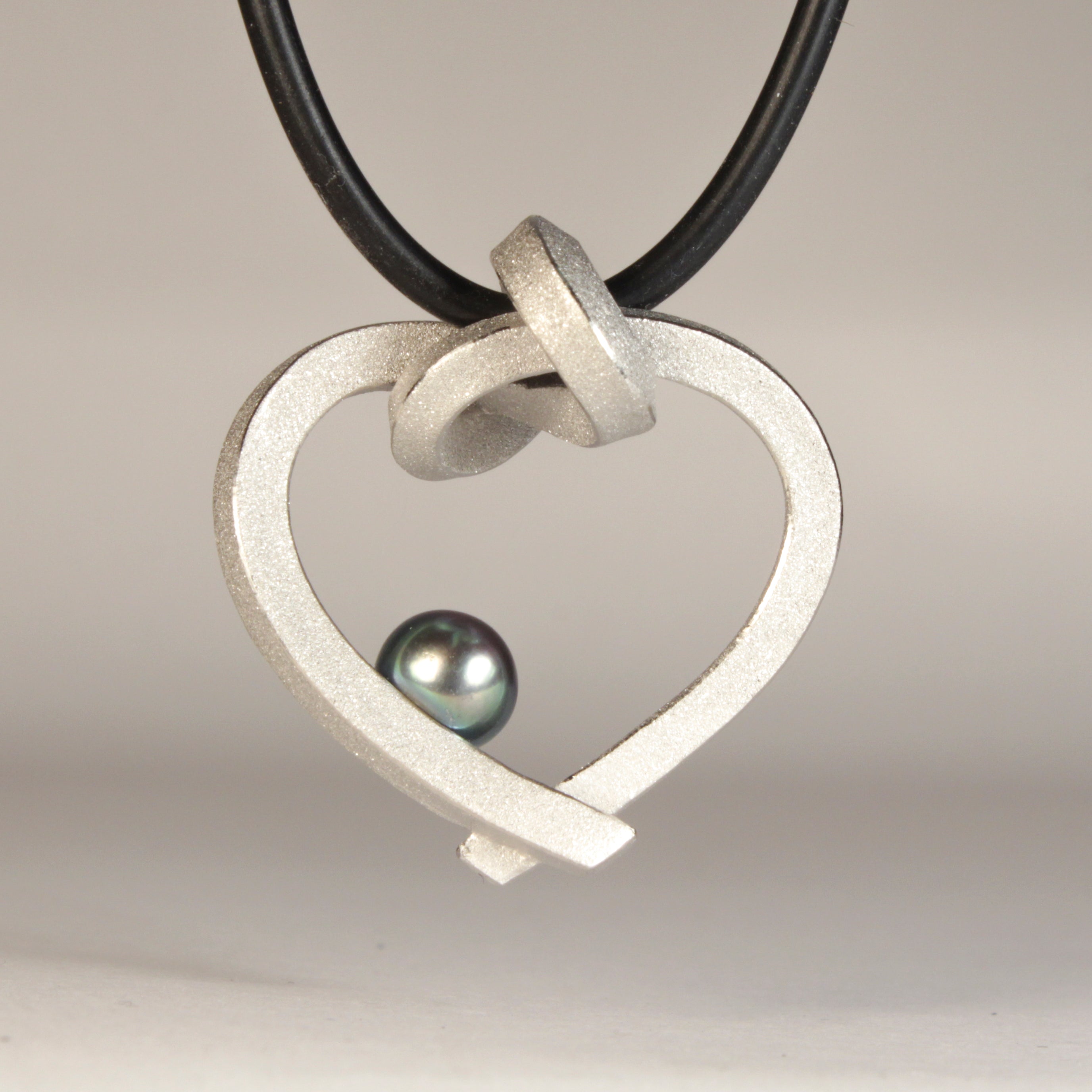 Herz mit Perle klein