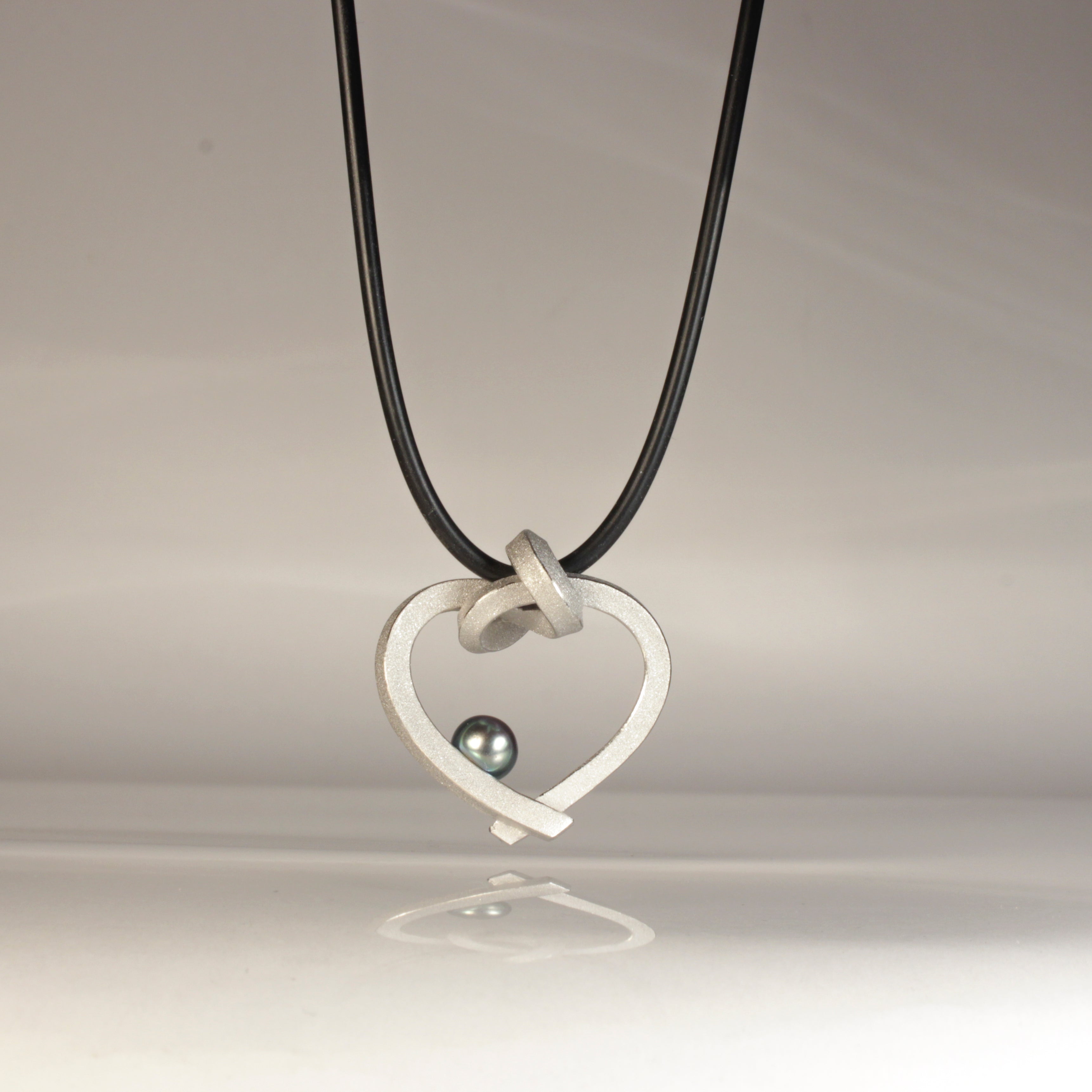 Herz mit Perle klein
