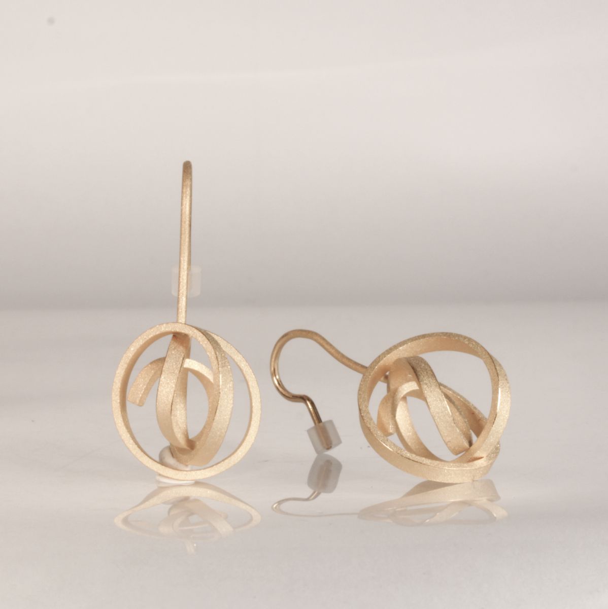 Ohrhänger Kugel Knoten