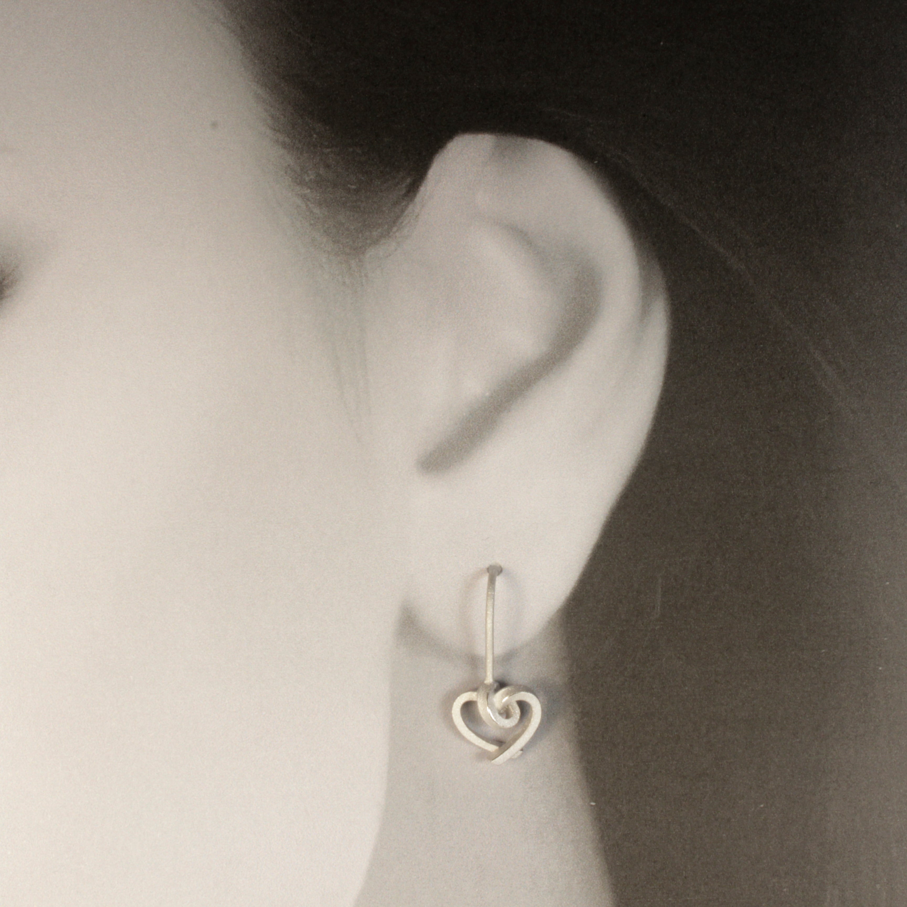 Ohrhänger Herzen kantig