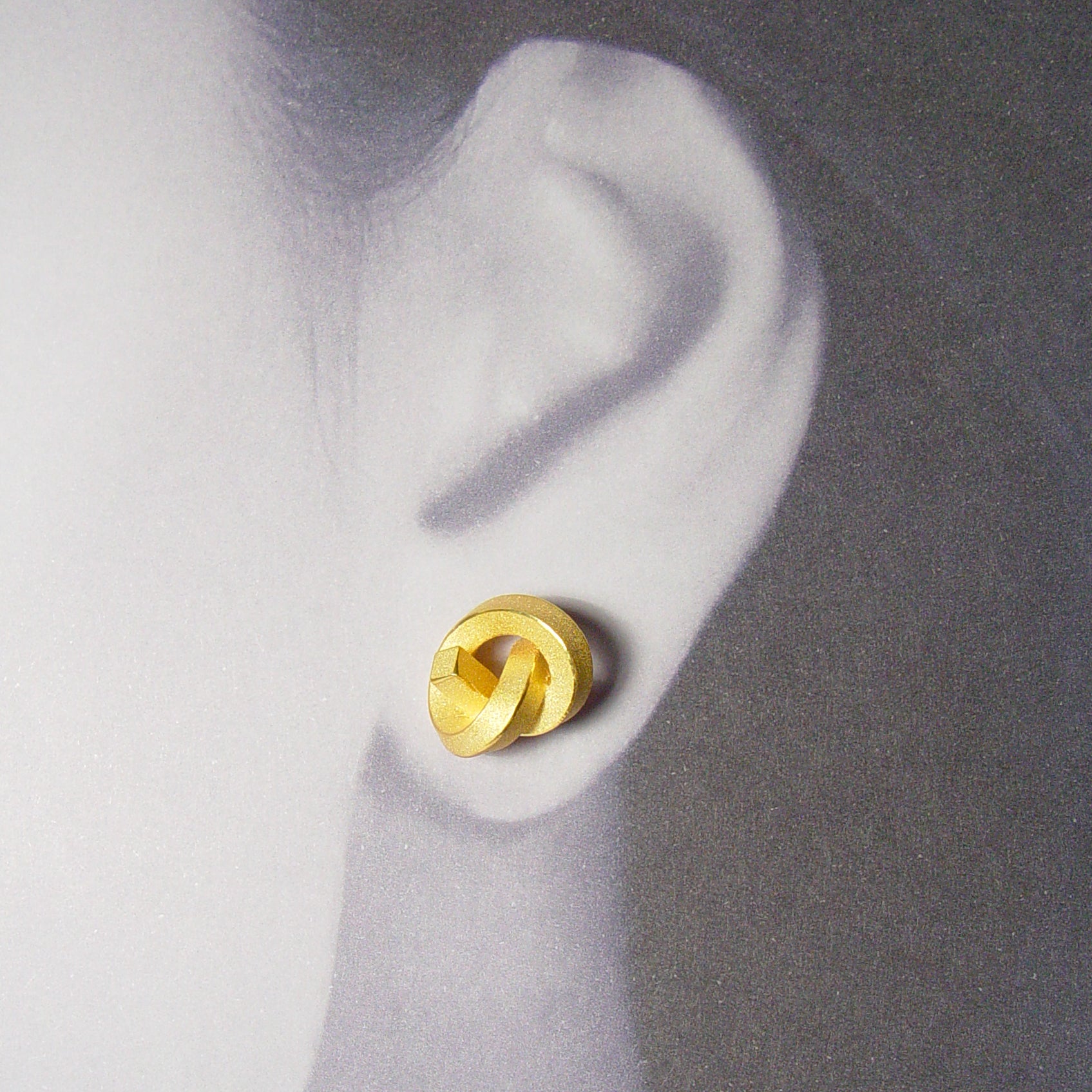 Ohrstecker Knoten kantig groß