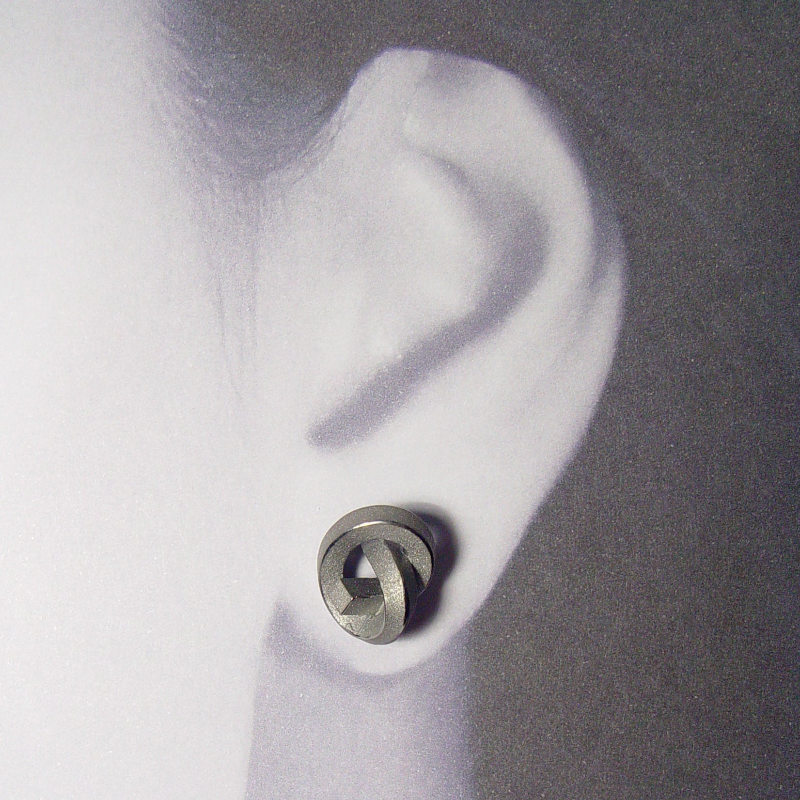 Ohrstecker Knoten kantig groß