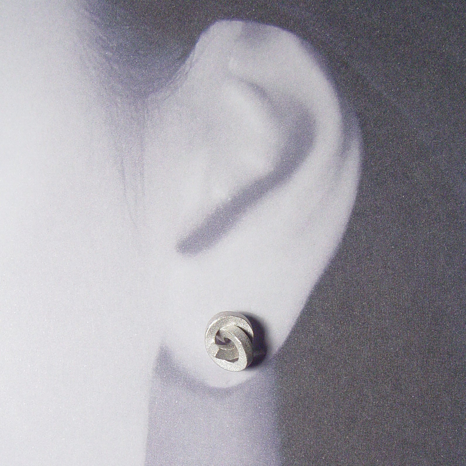 Ohrstecker Knoten kantig klein