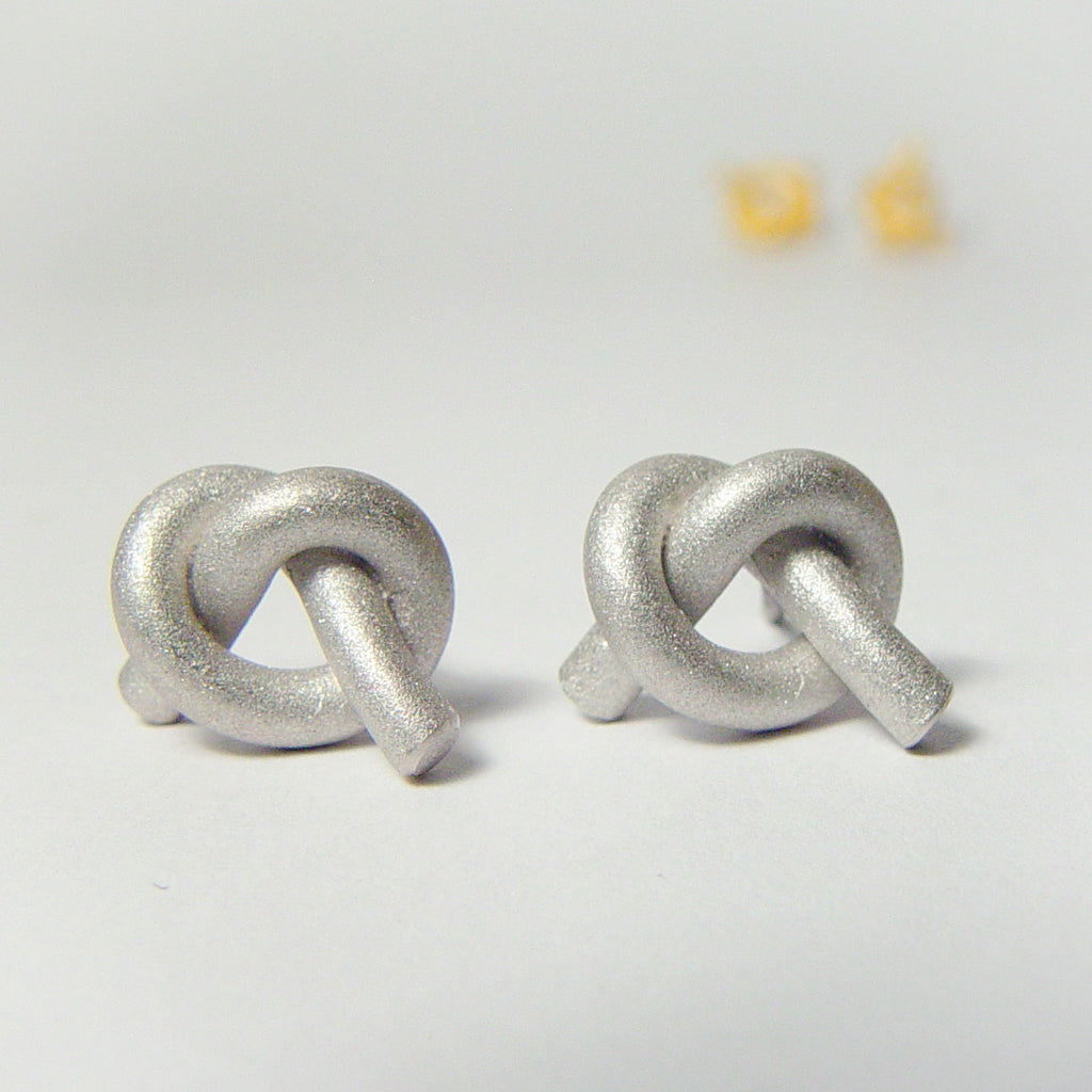 Ohr Knoten rund klein