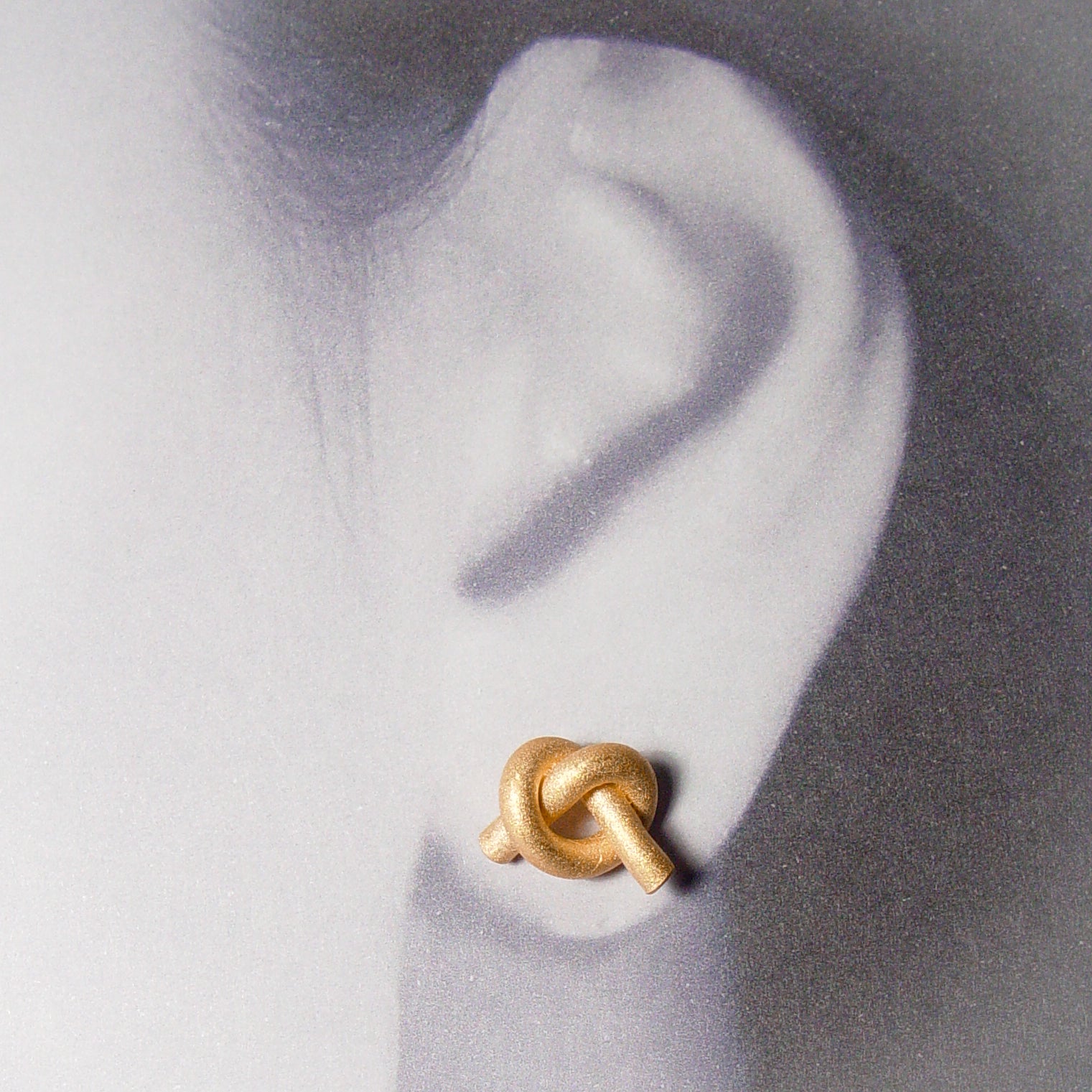 Ohr Knoten rund klein