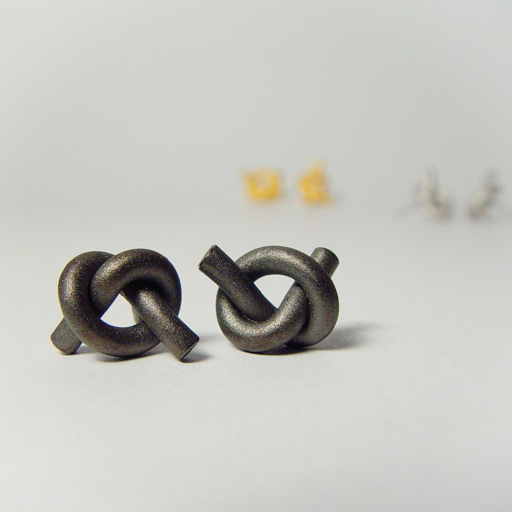 Ohr Knoten rund klein