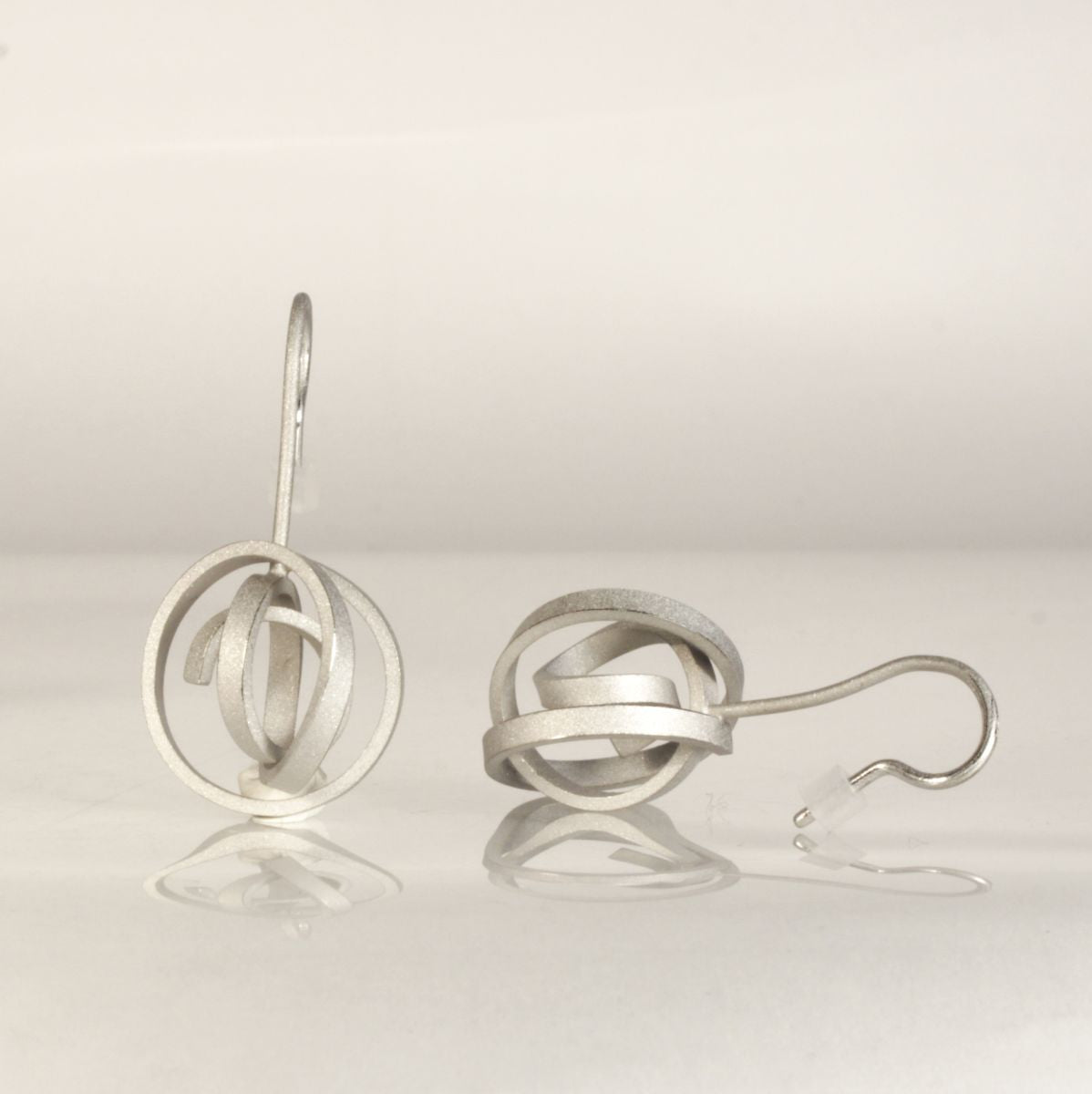 Ohrhänger Kugel Knoten